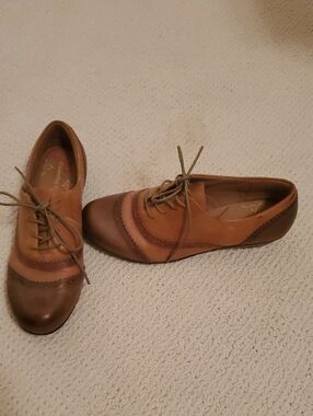 Women's Two-Tone Brown Leather Oxford Shoes Comfortiva